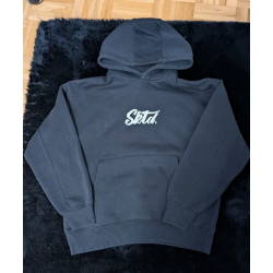 Sktd-Hoodie-Schwarz_VuM_10za_002