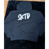 Sktd-Hoodie-Schwarz_VuM_10za_002